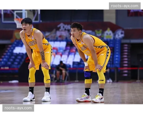 上海后卫刘铮腰伤恢复良好 已随队前往客场有望复出